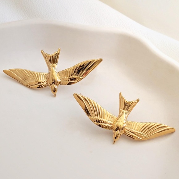 Gold large sparrow earrings Stainless steel waterproof bird earrings studs